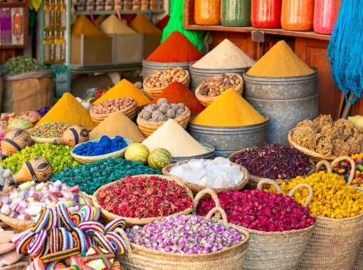 Tunisia este caracterizată de o mare varietate de condimente diferite.