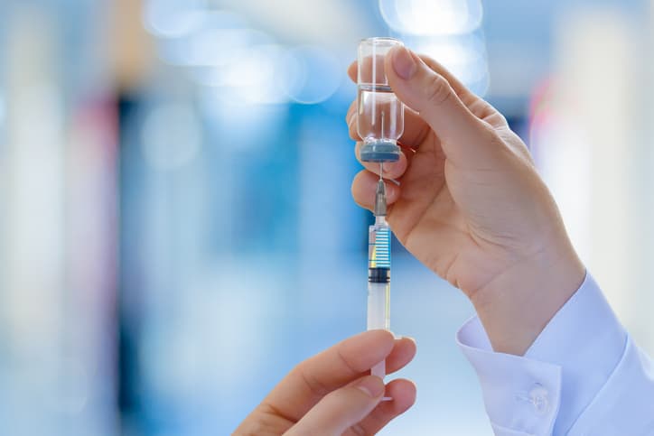 AXA-vaccinari-de-calatorie