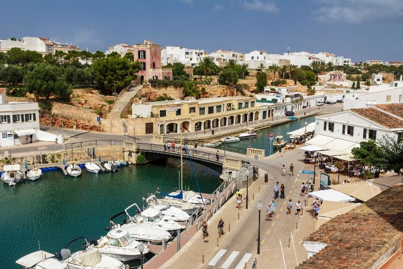 Menorca - perla prea puțin explorată a Insulelor Baleare