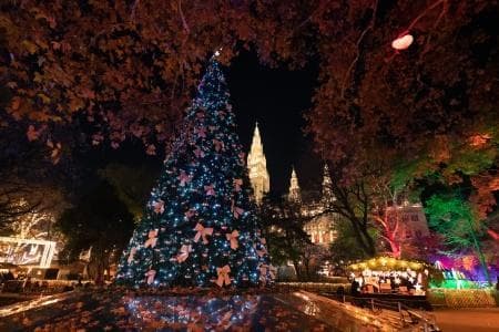 Citiți ofertele noastre de Revelion de la agențiile de turism