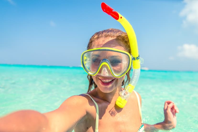 Aventuri pe mare: Cele mai bune locuri pentru scufundări și surfing