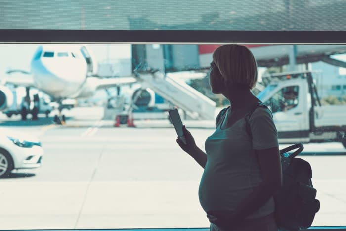 călătorii cu avionul în timpul sarcinii