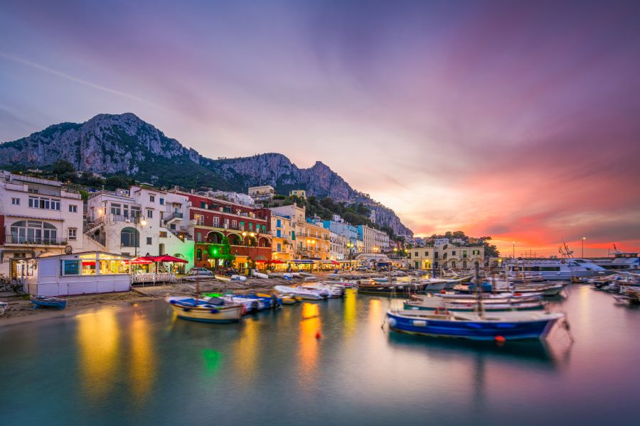 Comorile-ascunse-ale-insulei-Capri-(1).jpg