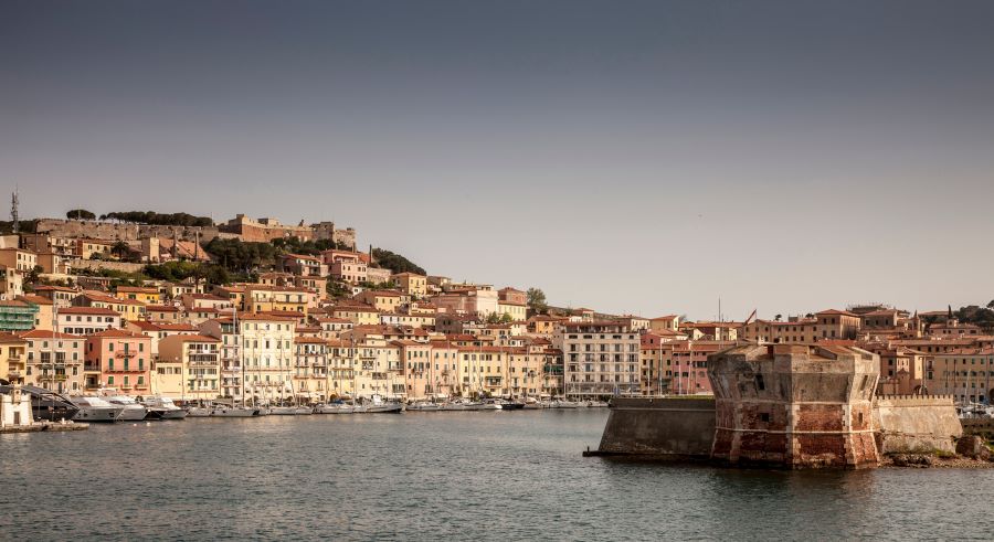 Stralucitoarea-comoara-pe-Marea-Italiana-Insula-Elba-(1).jpg