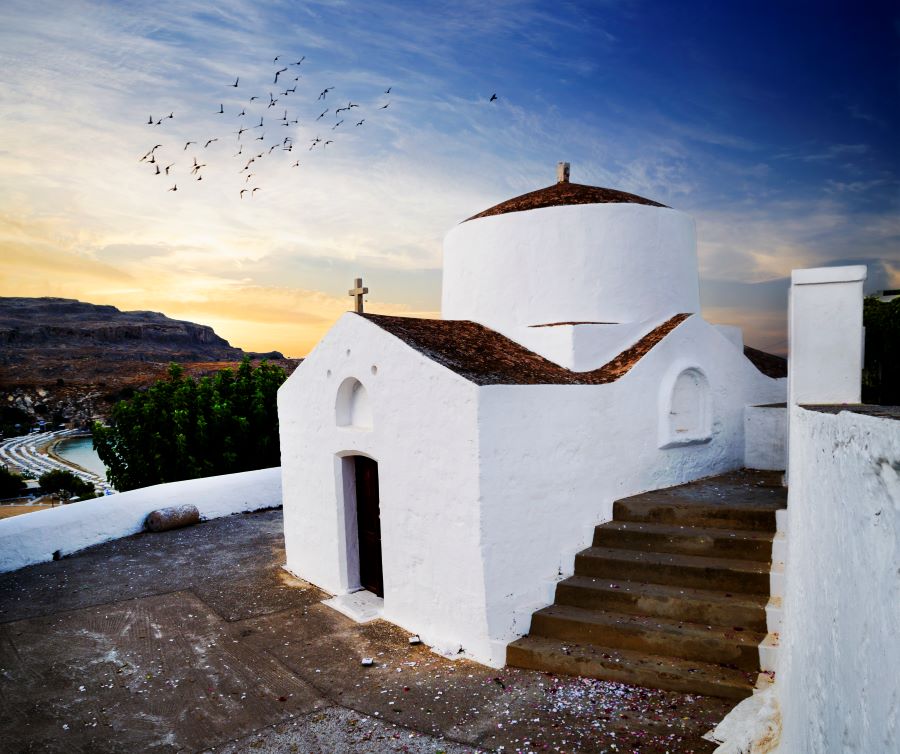 Rodos,-cea-mai-estica-insula-greceasca-(1).jpg