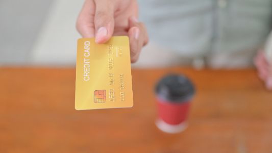 Ce-card-de-credit-ar-trebui-sa-luati-cu-dvs-atunci-cand-calatoriti-(1).jpeg