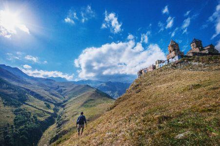 Cele-mai-frumoase-formatiuni-naturale-din-Georgia-(1).jpg
