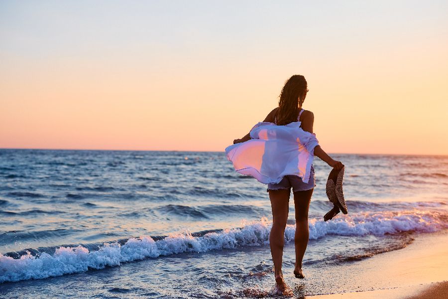 The-effect-of-sea-water-on-the-skin-and-hair-(1).jpeg