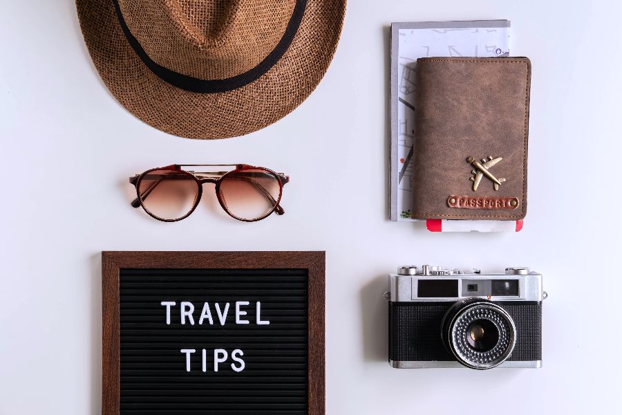 Top-7-useful-accessories-for-travel-(1).jpeg